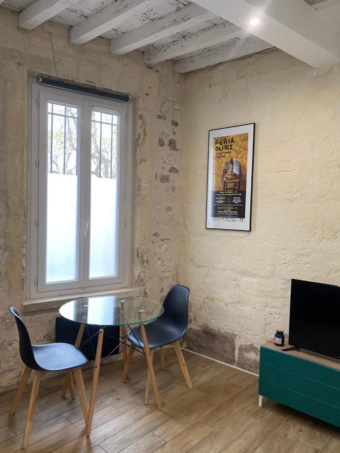 Nuit A La Roquette, Arles Appartement Buitenkant foto