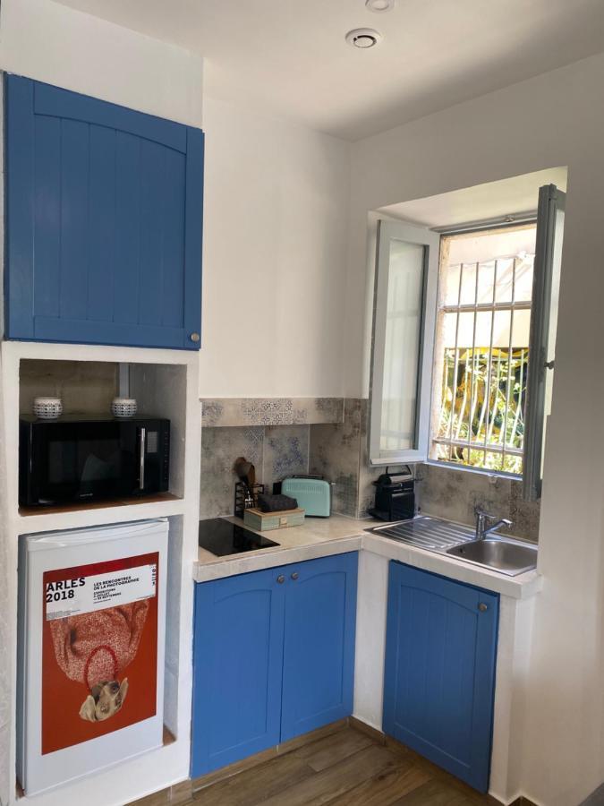 Nuit A La Roquette, Arles Appartement Buitenkant foto
